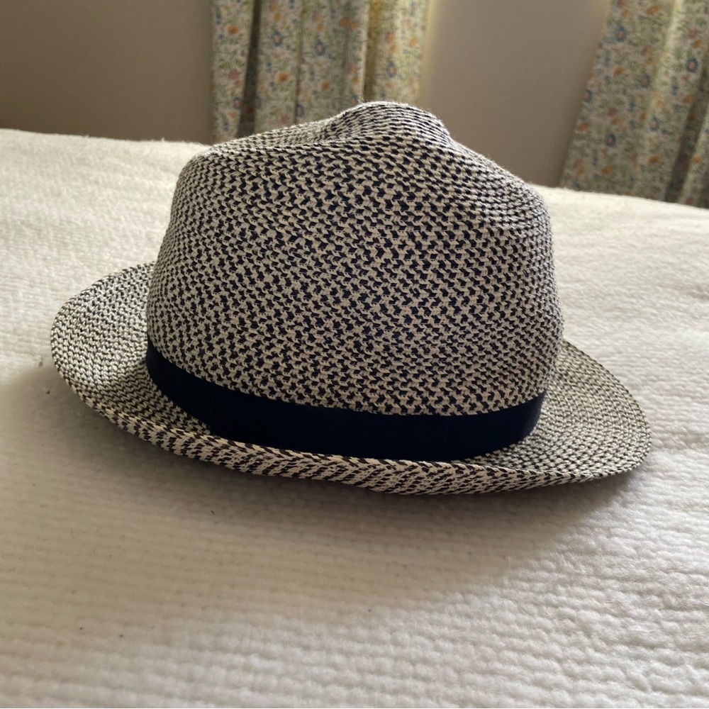 Women’s Black & White Straw Fedora Hat with Black Band - Picture 3 of 6